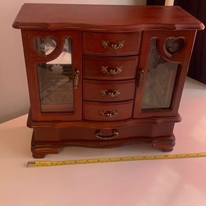 Wooden jewelry box